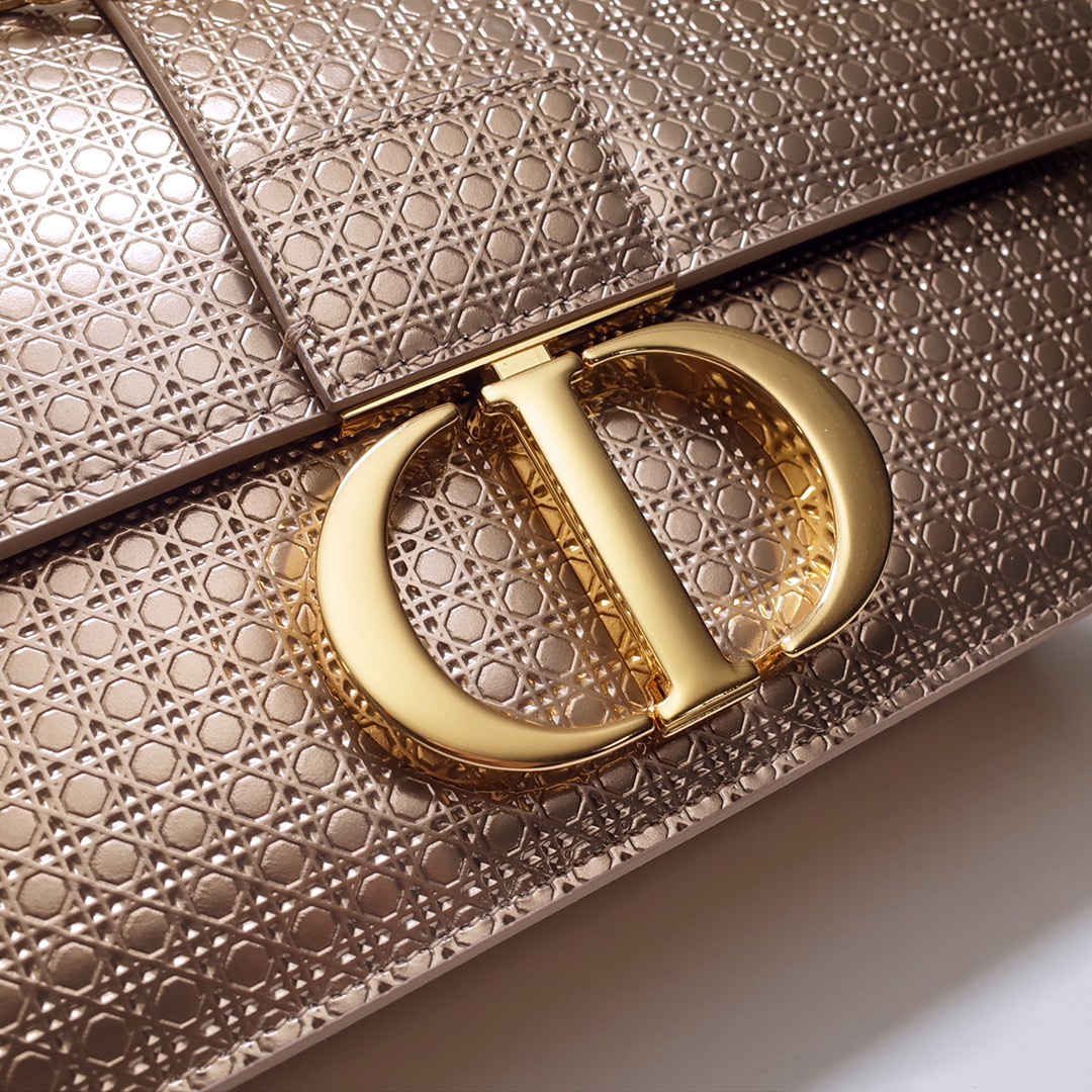 30 Montaigne Chain Bag Gold Calfskin